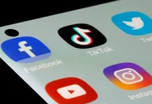 Australija zabranila društvene mreže mlađima od 16 godina. Izbrisano više od milion profila.